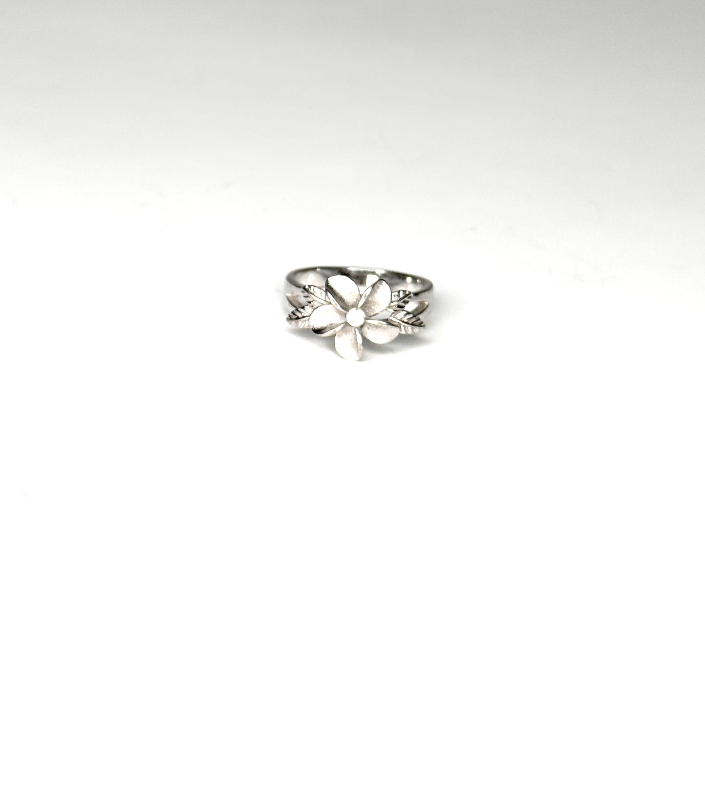 925 Sterting Silver CZ w/Maile Leaf Hawaiian Flower Ring Size 6