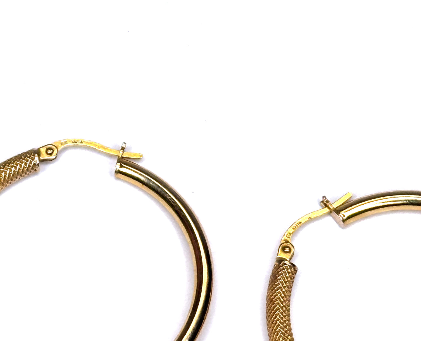 Italy 14K Yellow Shiny Gold Hoop Earrings